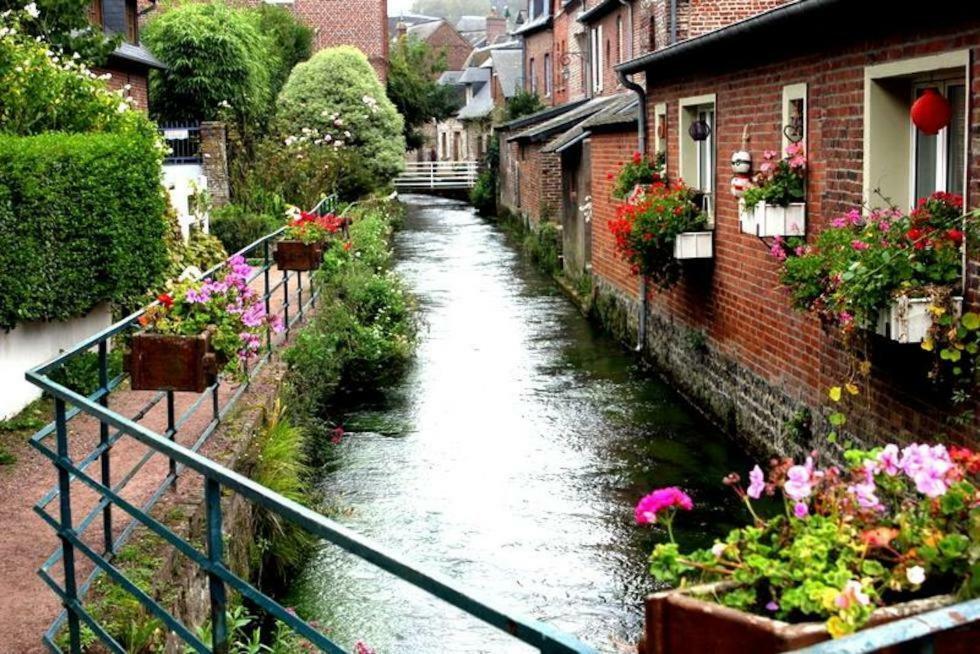 Le Clos Saint Vincent Manneville-ès-Plains Exteriör bild